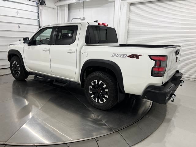 2022 Nissan Frontier PRO-4X photo 2