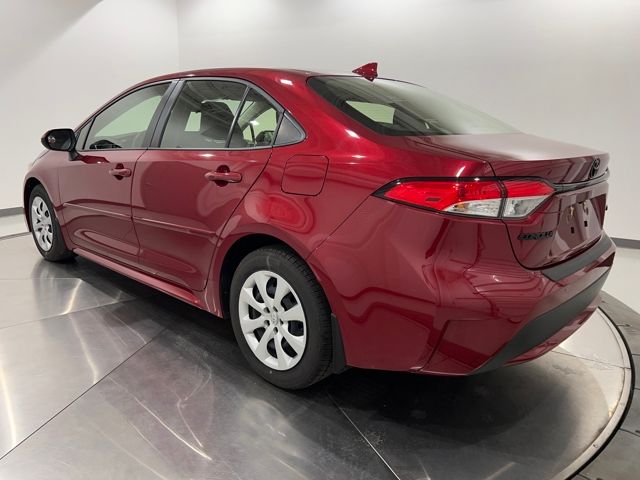 2022 Toyota Corolla LE photo 3