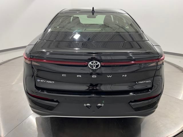 2025 Toyota Crown Limited photo 4