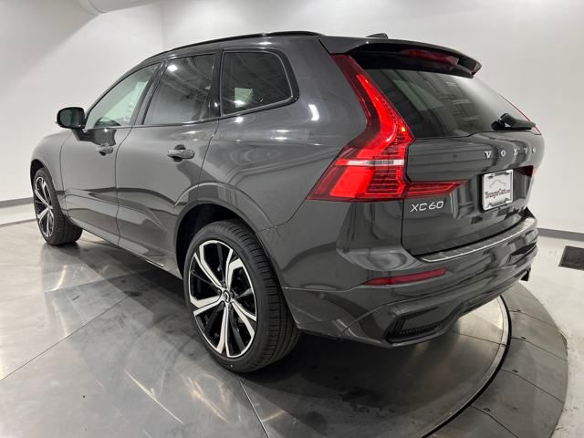 2025 Volvo XC60 B5 photo 3