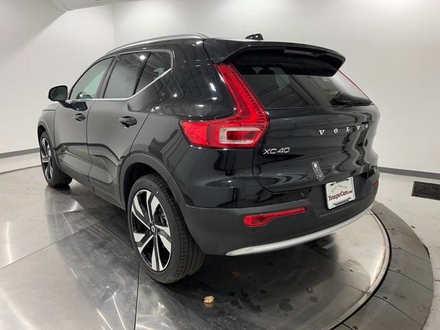 2025 Volvo XC40 Plus photo 3