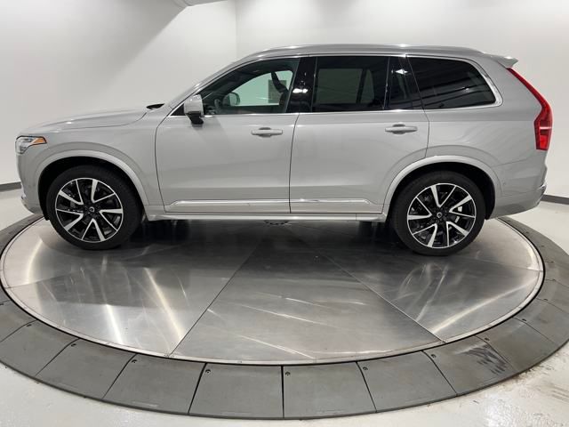 2023 Volvo XC90 B5 AWD Plus photo 2