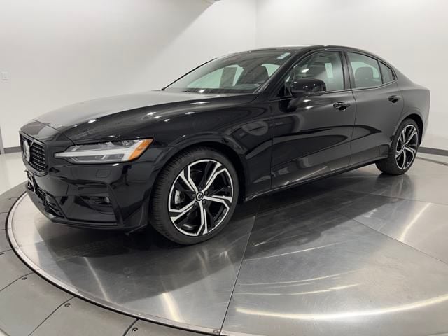 2024 Volvo S60 B5 Plus Dark