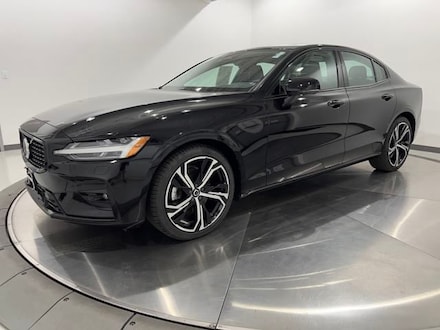 2024 Volvo S60 B5 Plus Dark Sedan