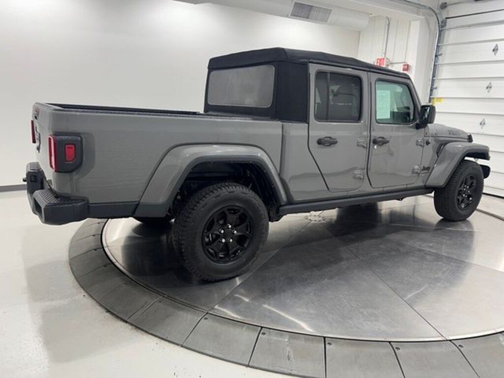 Used 2021 Jeep Gladiator Sport Truck Crew Cab