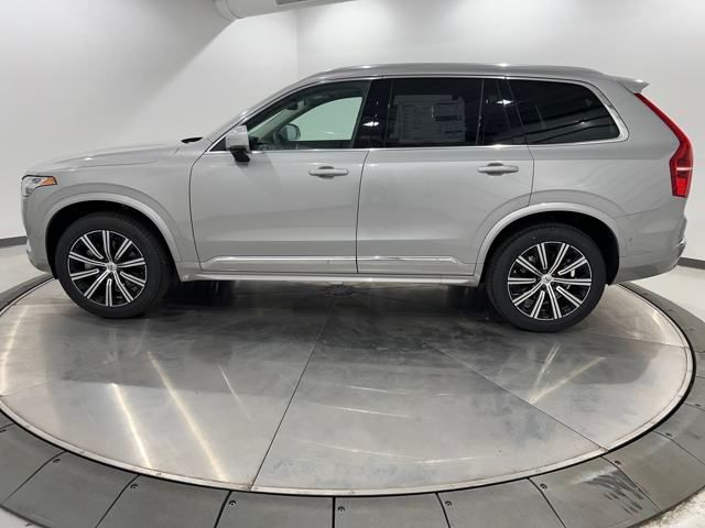 2025 Volvo XC90 Plus photo 2