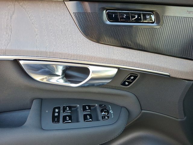 2026 Volvo XC90 Ultra - Photo 8
