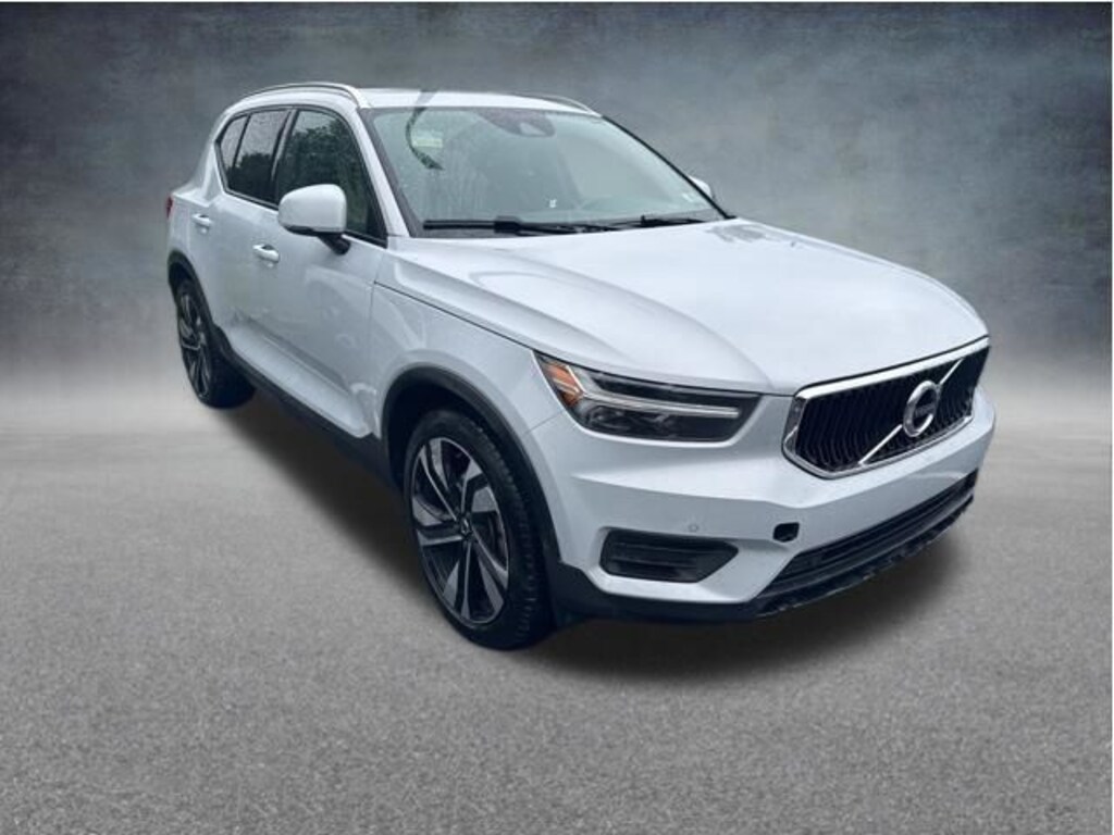 Used 2020 Volvo XC40 Momentum SUV