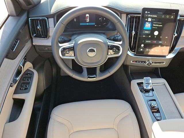 2026 Volvo XC90 Plus - Photo 8
