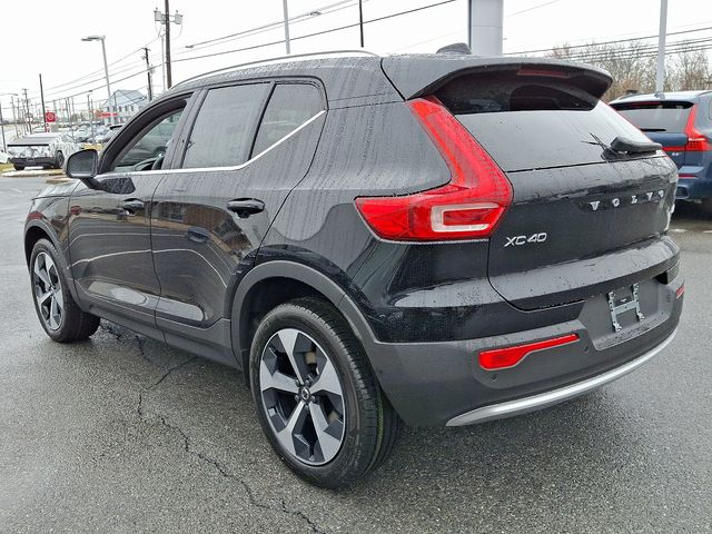 2025 Volvo XC40 Core photo 3
