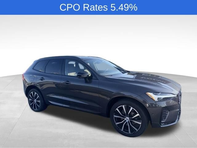 2023 Volvo XC60 B5 Plus Dark Theme AWD's photo