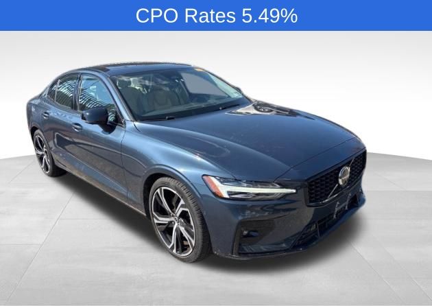 2023 Volvo S60 B5 Plus Dark Theme AWD's photo