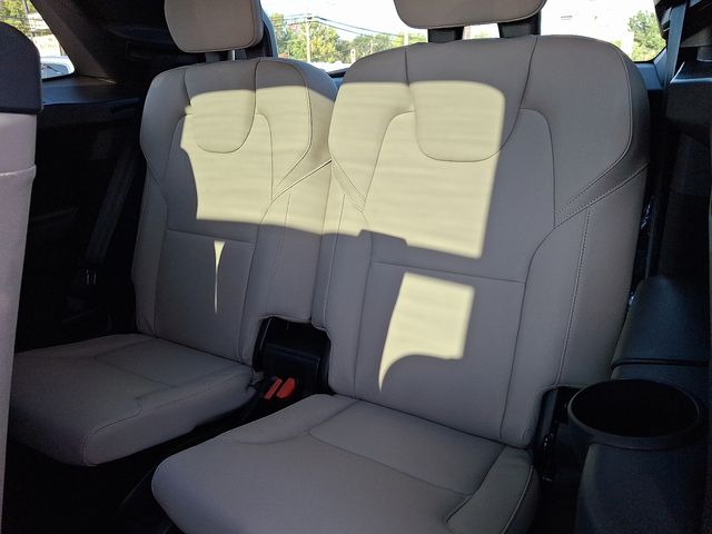 2026 Volvo XC90 Plus - Photo 6
