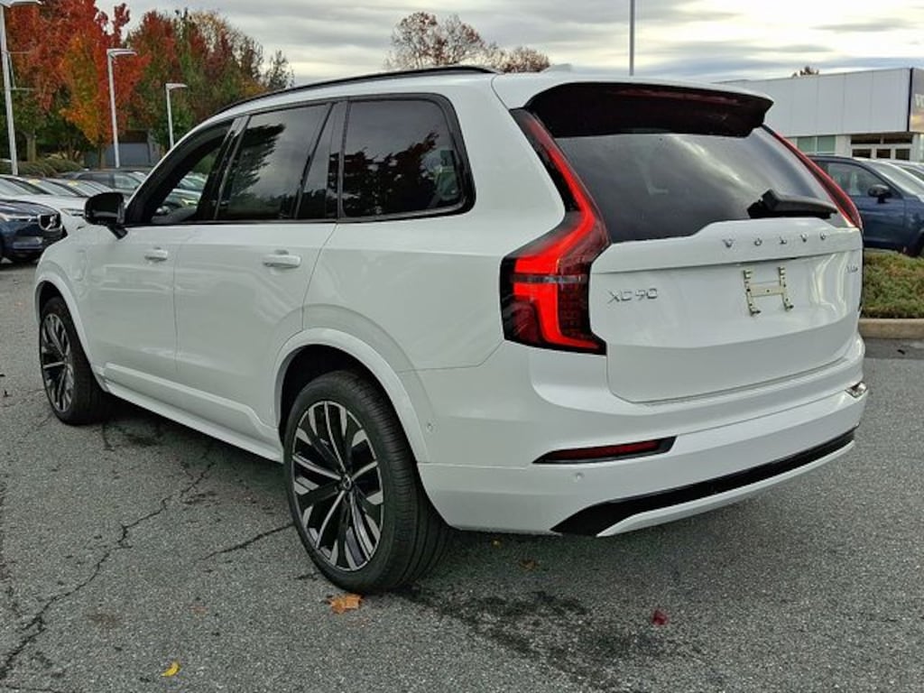 New 2026 Volvo XC90 plug-in hybrid T8 Ultra Dark Theme 7-Seater SUV