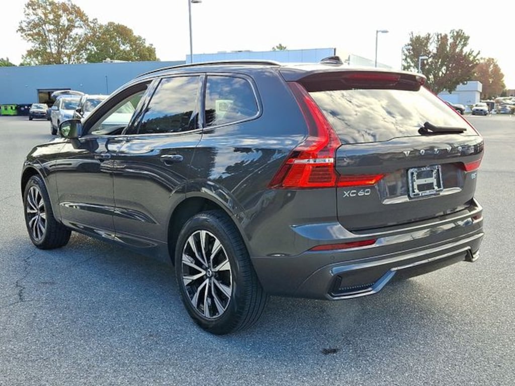 Used 2025 Volvo XC60 B5 Core SUV