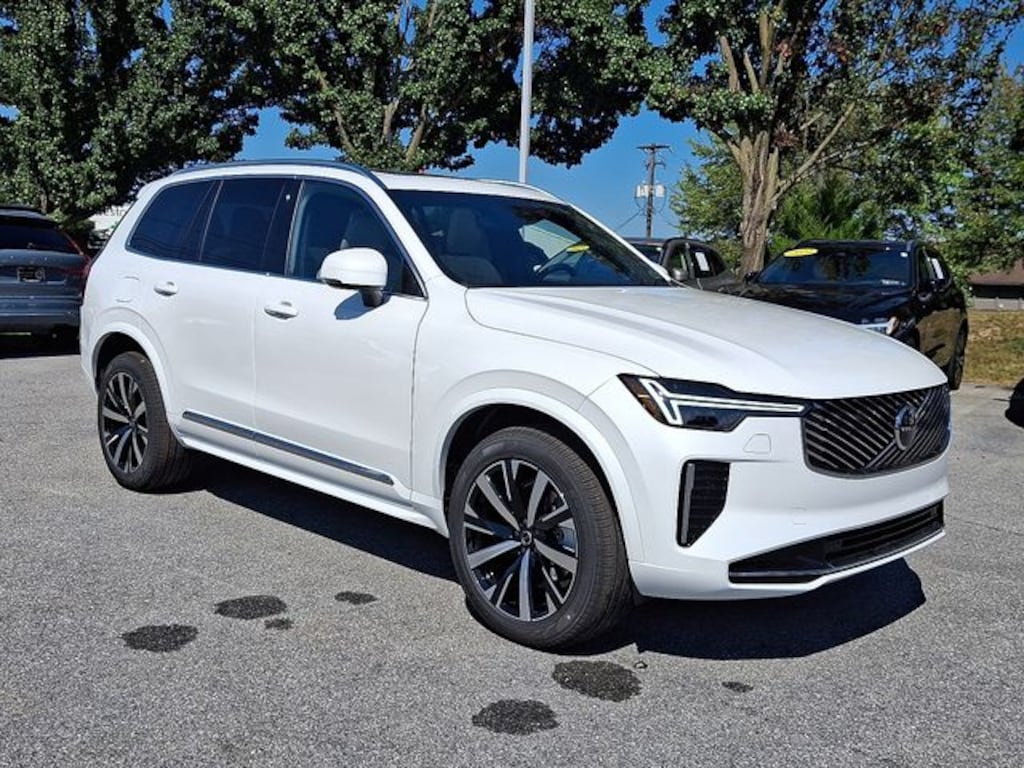 New 2026 Volvo XC90 B5 Core SUV