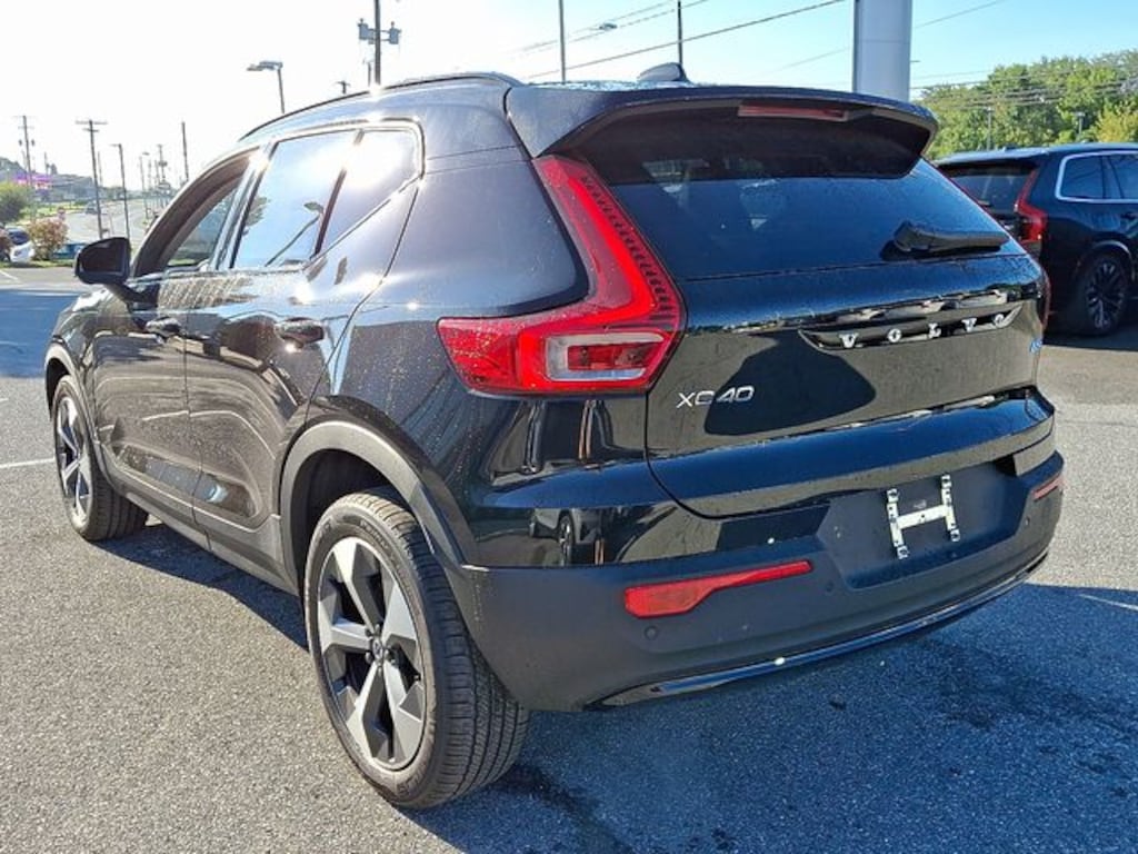 Used 2026 Volvo XC40 B5 Plus SUV