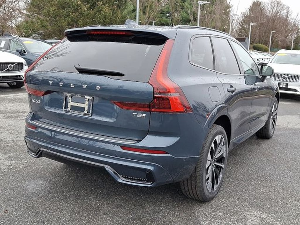 New 2026 Volvo XC60 plug-in hybrid T8 Plus SUV