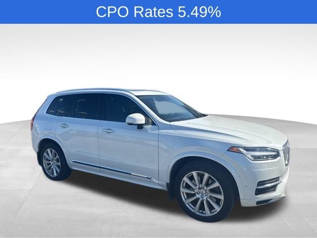 2024 Volvo XC60 T8 Core Dark Theme AWD's photo