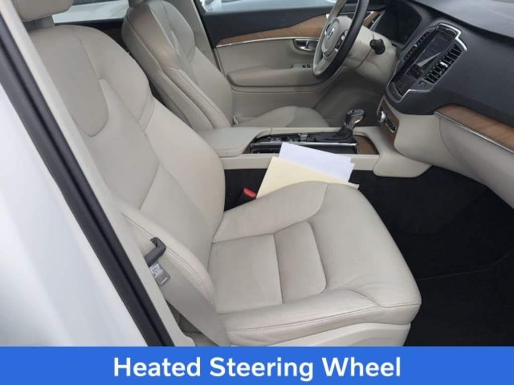 Used 2021 Volvo XC90 T6 Momentum SUV