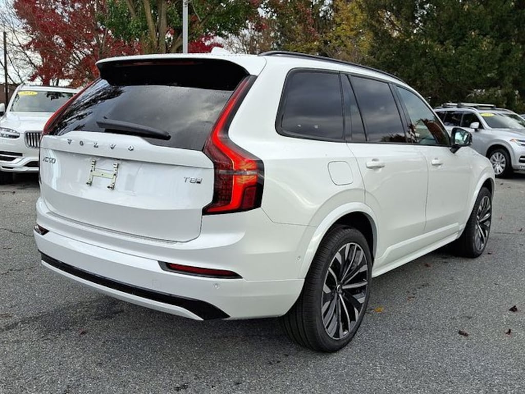 New 2026 Volvo XC90 plug-in hybrid T8 Ultra Dark Theme 7-Seater SUV