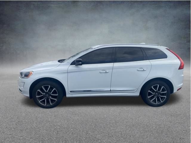 Used 2017 Volvo XC60 T6 Dynamic with VIN YV449MRRXH2072711 for sale in East Petersburg, PA