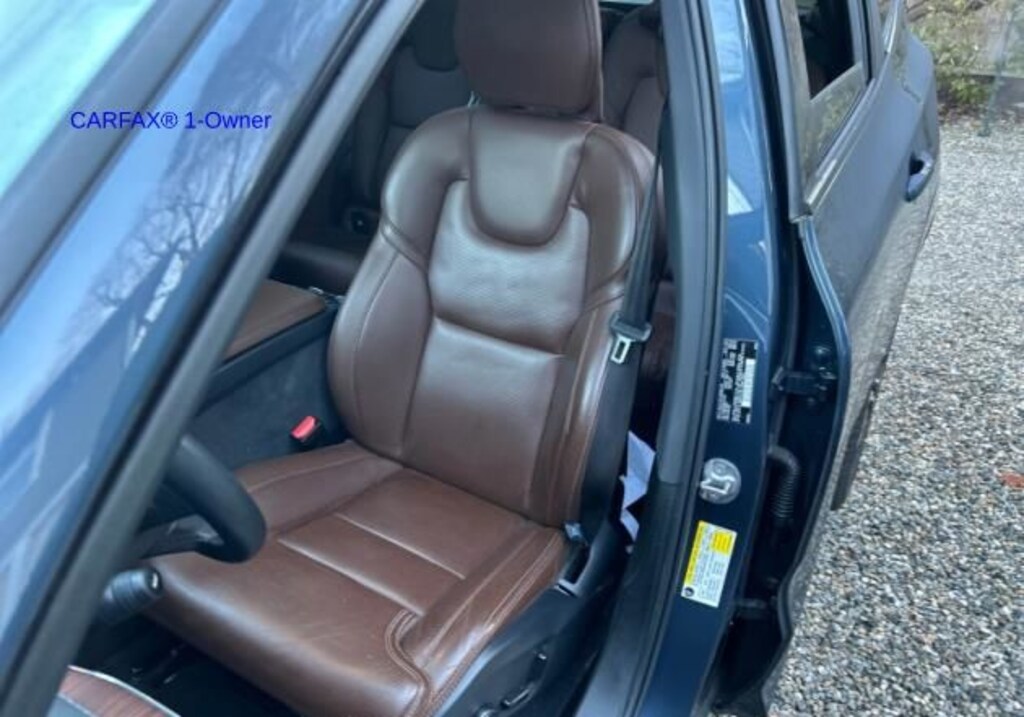 Used 2023 Volvo XC60 B6 Ultimate Dark Theme SUV