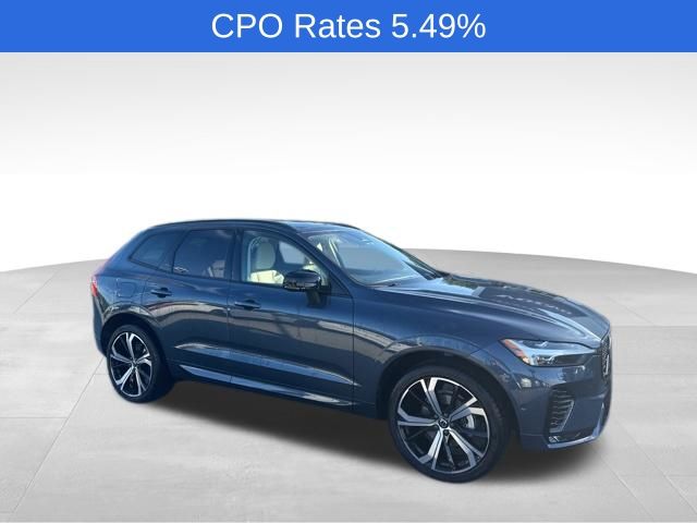 2024 Volvo XC60 B5 Ultimate Dark Theme AWD's photo
