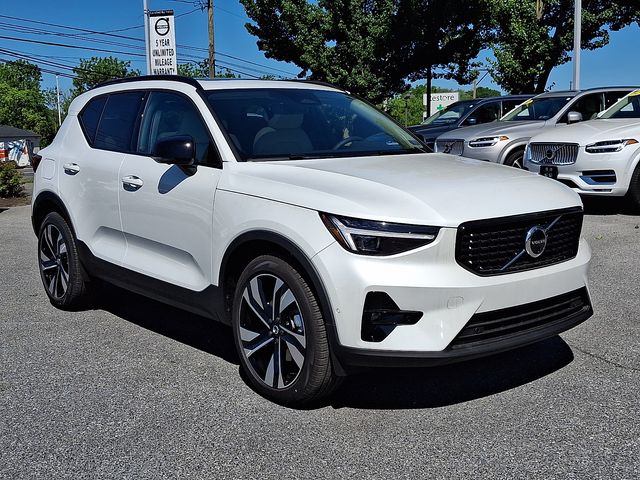 2026 Volvo XC40 B5 Ultra Dark AWD's photo