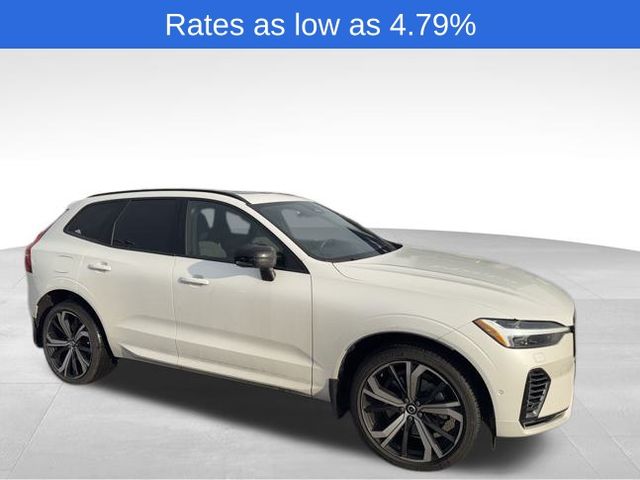 2022 Volvo XC60 R-Design's photo