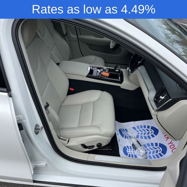 2024 Volvo S60 Recharge T8 Plus photo 2