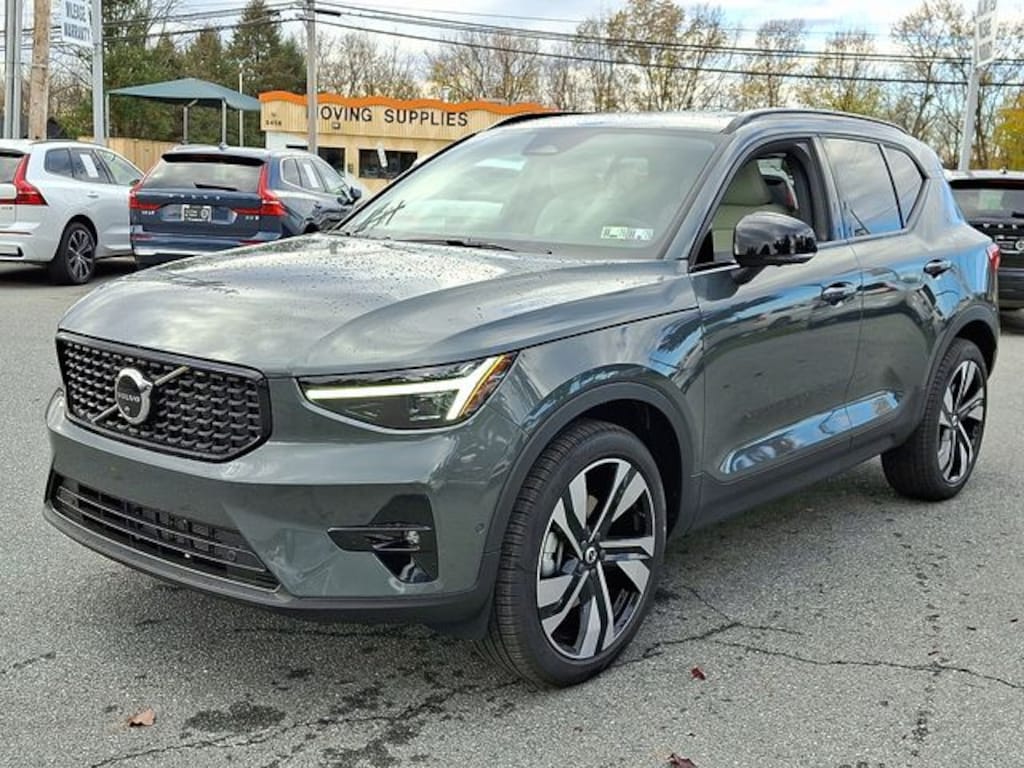 New 2026 Volvo XC40 B5 Ultra SUV