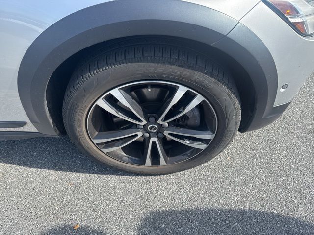 2018 Volvo V90 Cross Country T5 AWD photo 2