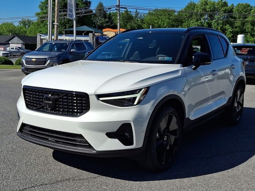 New 2026 Volvo XC40 B5 Ultra Black Edition SUV