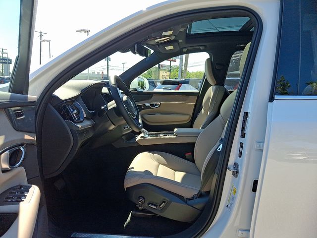 2026 Volvo XC90 Plus - Photo 10