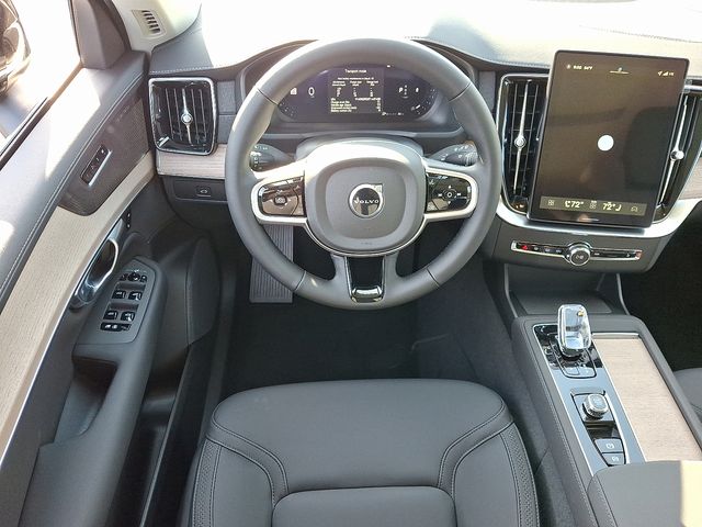 2026 Volvo XC90 Plus - Photo 11
