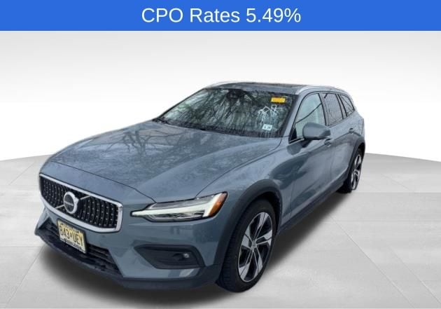 2024 Volvo V60 Cross Country B5 Plus AWD's photo