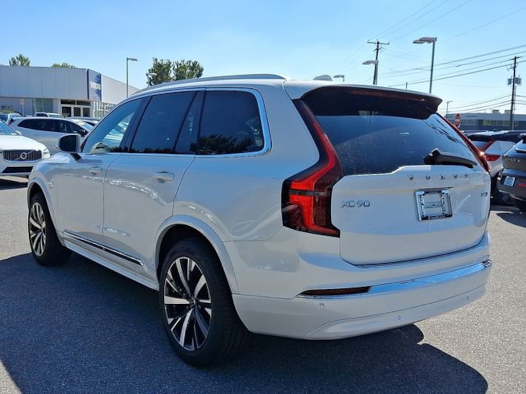 New 2026 Volvo XC90 B5 Core SUV