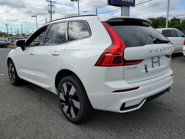 2025 Volvo XC60 T8 Plus photo 2