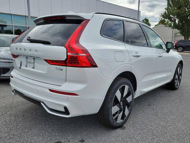 2025 Volvo XC60 T8 Plus photo 3