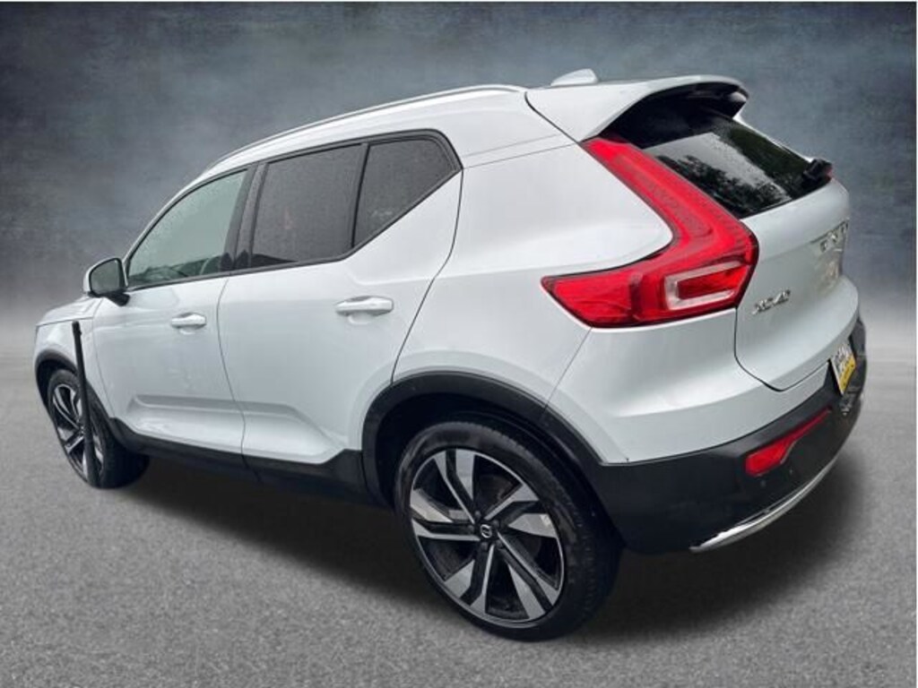 Used 2020 Volvo XC40 Momentum SUV