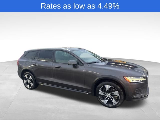 2024 Volvo V60 Cross Country Wagon 
