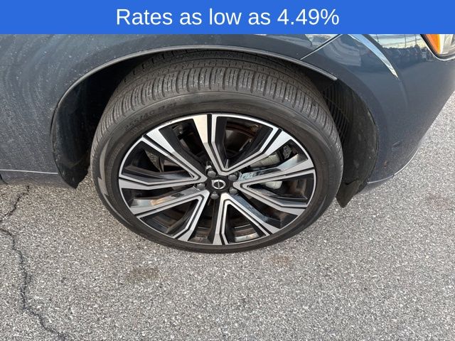 2023 Volvo XC60 Recharge Hybrid T8 eAWD Ultimate photo 2