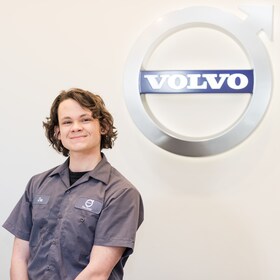 Staff member Joe Ray from ID_61453f23d6f0