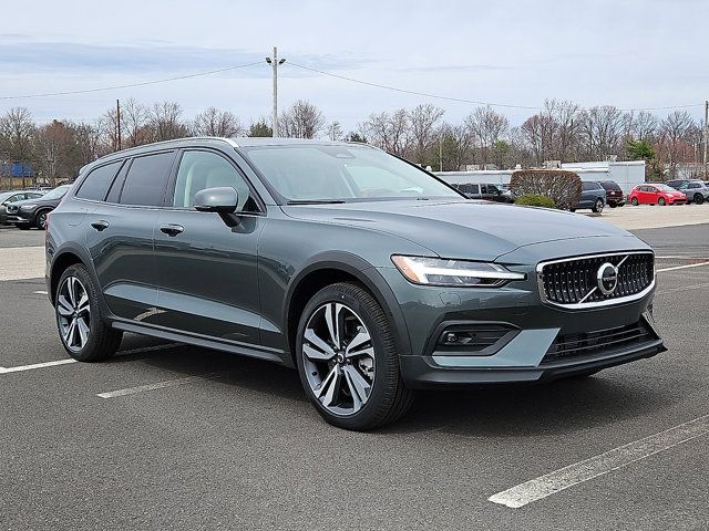 2026 Volvo V60 Cross Country B5 Plus AWD's photo
