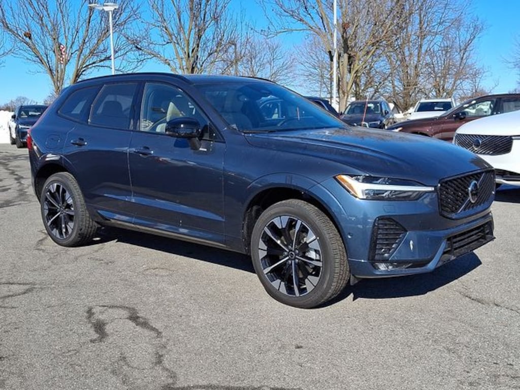 New 2026 Volvo XC60 B5 Plus SUV