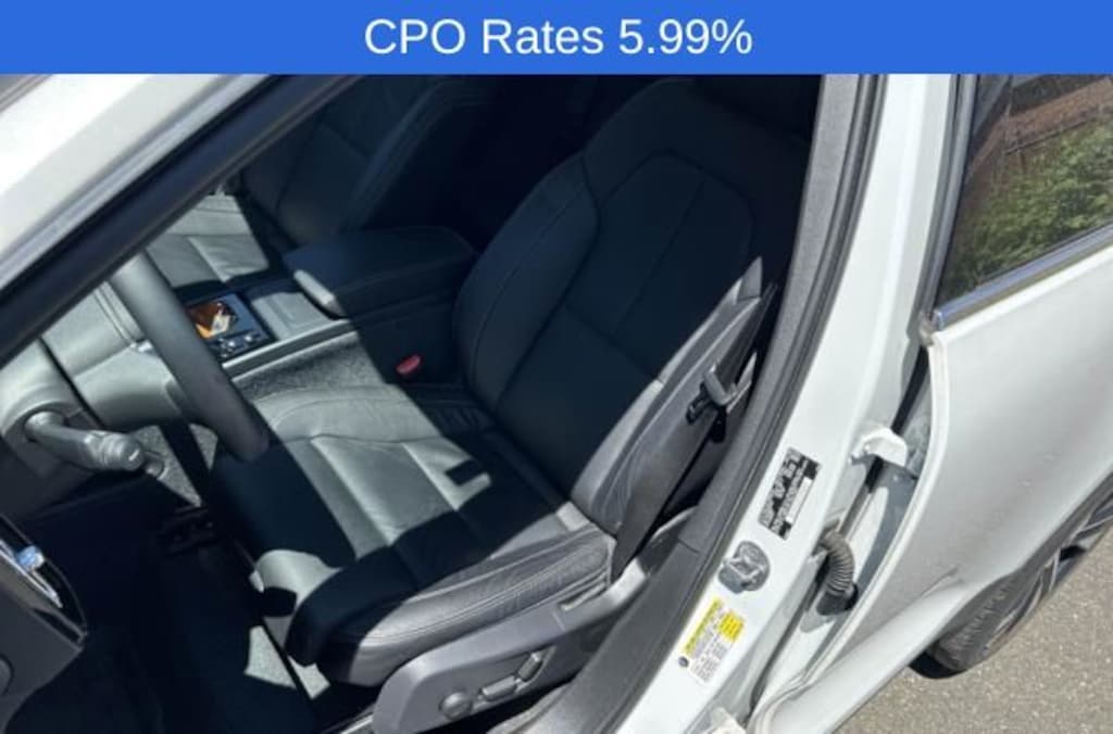 Used 2023 Volvo XC40 Ultimate SUV