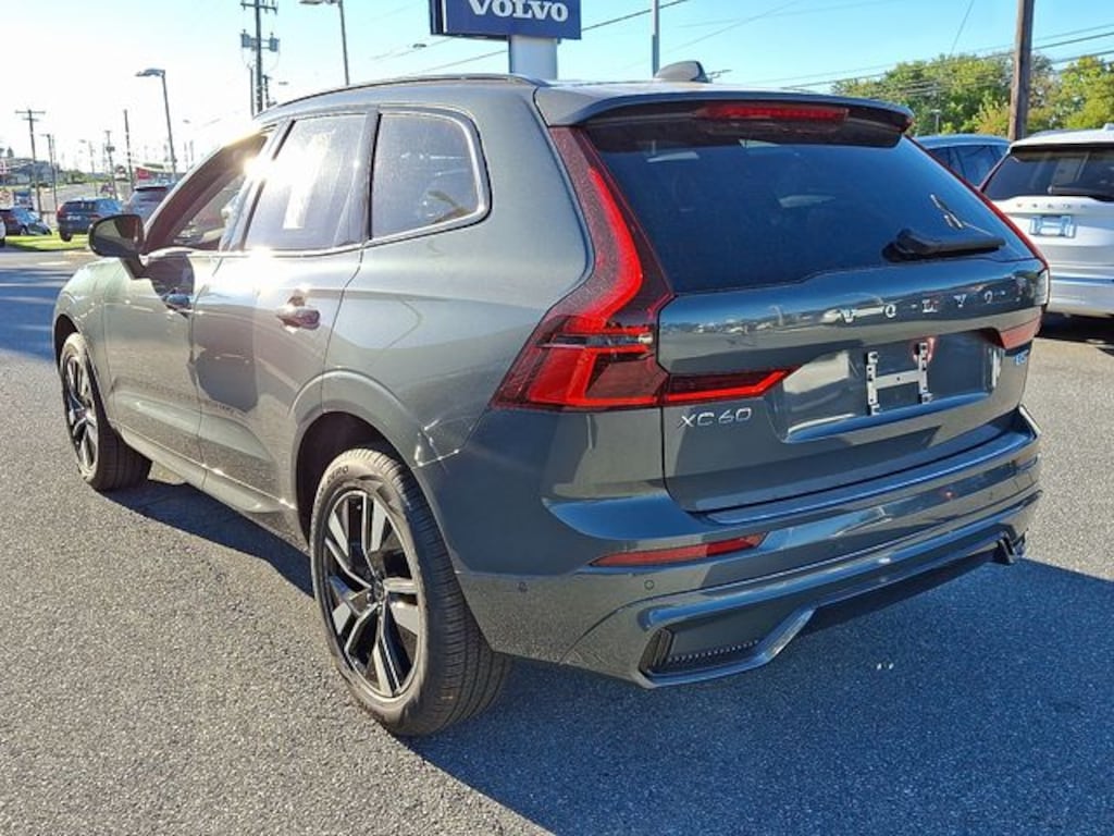 New 2026 Volvo XC60 B5 Plus SUV