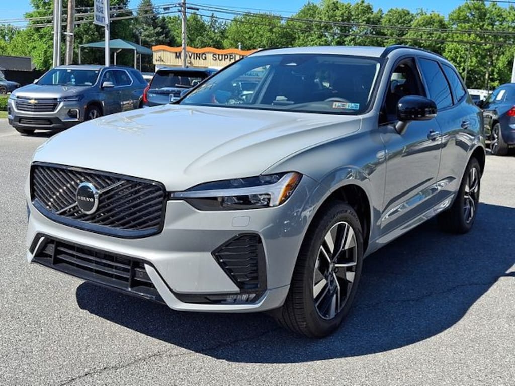 New 2026 Volvo XC60 B5 Core SUV