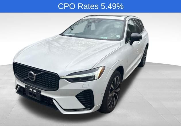 2024 Volvo XC60 B5 Plus Dark Theme AWD's photo